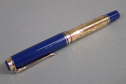 PELIKAN. Fountain pen in gold-plated resin...