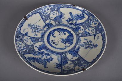 Japan, Meiji period
Large blue-white porcelain...