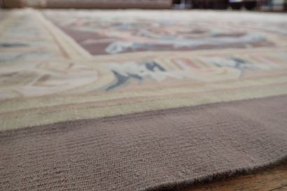 AUBUSSON. Important wool carpet on cotton...