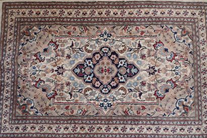 Pakistan rug in handmade velvet, cotton warp...