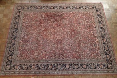 Large mechanical wool carpet with floral...