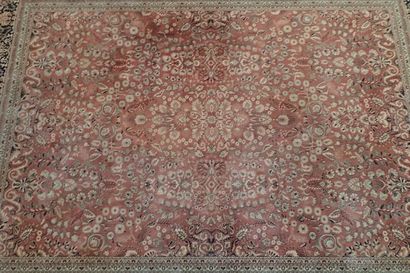 Large mechanical wool carpet with floral...