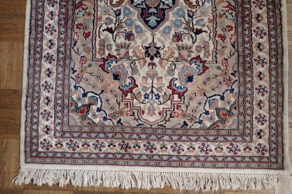 Pakistan rug in handmade velvet, cotton warp...