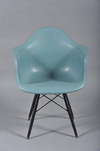 Charles (1907-1978) Ray EAMES (1913-1988)...