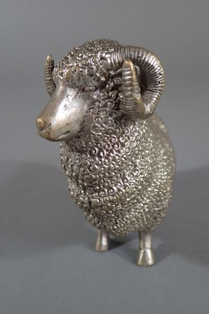 Japan, circa 1900
Bronze okimono, depicting...