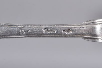 Silver table spoon, filets and contours design....