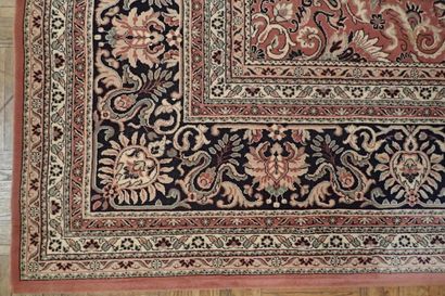 Large mechanical wool carpet with floral...