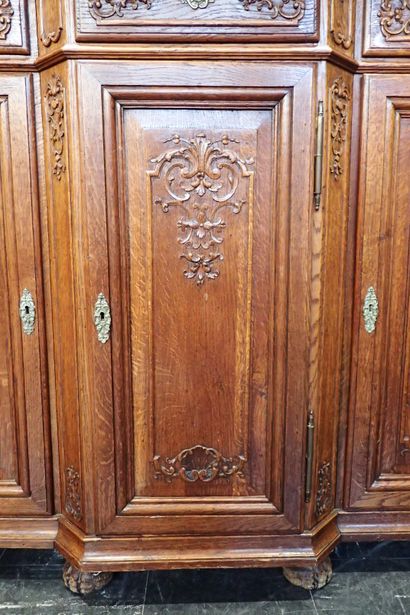 Two-body sideboard with central recess in...