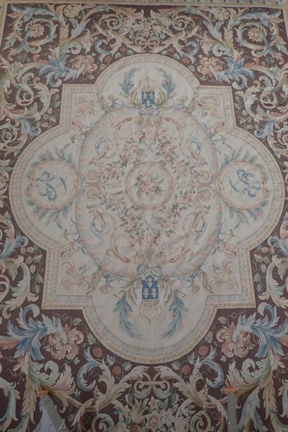 AUBUSSON. Important wool carpet on cotton...