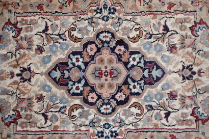 Pakistan rug in handmade velvet, cotton warp...
