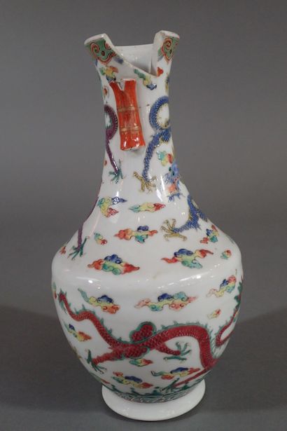 China, late 19th century
Small porcelain...