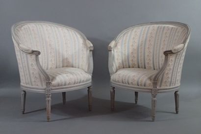 Pair of corbeille marquises in grey rechampi...