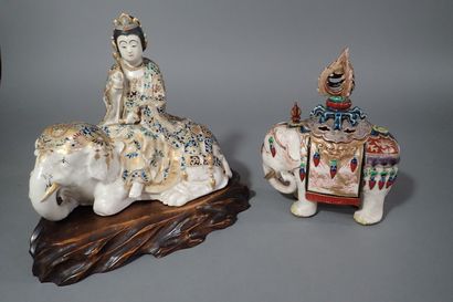 Japan, Meiji period
Two glazed stoneware...