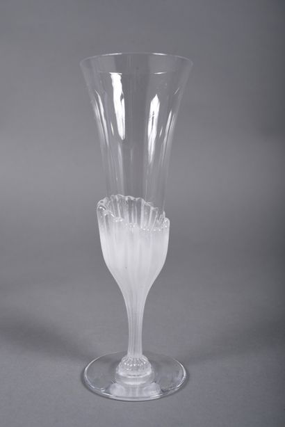 DAUM France. Crystal glass set comprising...