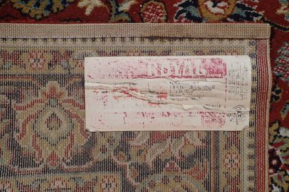 Large mechanical wool rug with floral motifs...