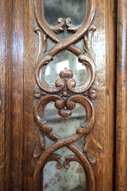 Two-body sideboard with central recess in...