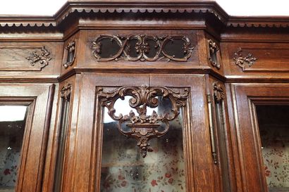 Two-body sideboard with central recess in...