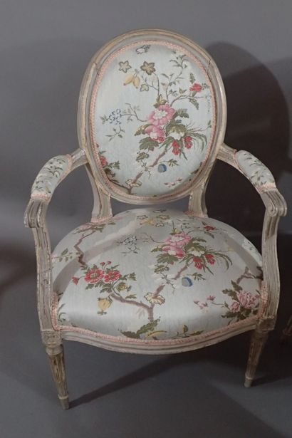 Four molded beech cabriole armchairs with...