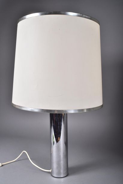 Pair of table lamps with chrome-plated cylindrical...