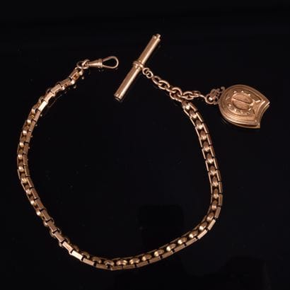 18K yellow gold watch case with watch key...