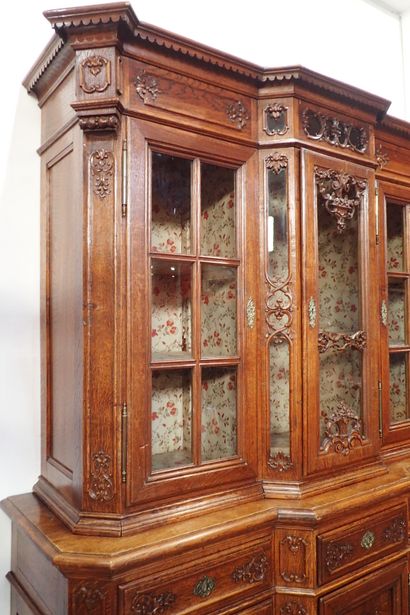 Two-body sideboard with central recess in...