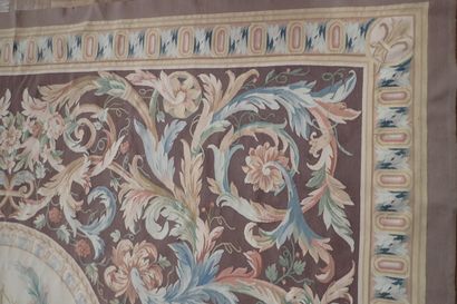 AUBUSSON. Important wool carpet on cotton...