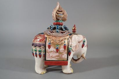 Japan, Meiji period
Two glazed stoneware...