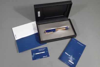 PELIKAN. Fountain pen in gold-plated resin...