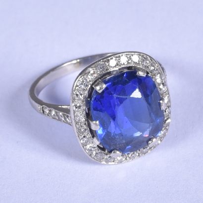 Jewelry ring in platinum (850 thousandths)...