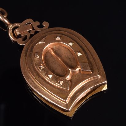 18K yellow gold watch case with watch key...