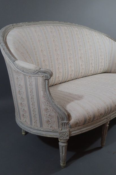 Grey reupholstered wood canapé corbeille...