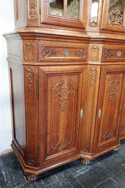 Two-body sideboard with central recess in...
