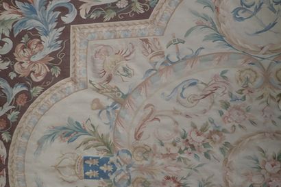 AUBUSSON. Important wool carpet on cotton...