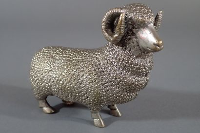 Japan, circa 1900
Bronze okimono, depicting...