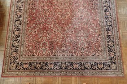 Large mechanical wool carpet with floral...