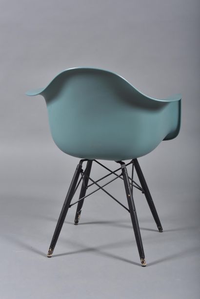Charles (1907-1978) Ray EAMES (1913-1988)...