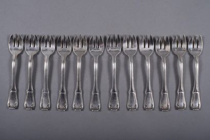 BOULENGER. A silver-plated household set,...