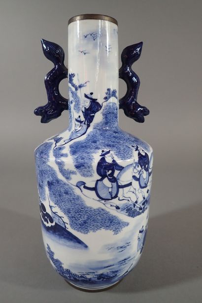 Vietnam, 1st half-mid 20th century
Blue-white...