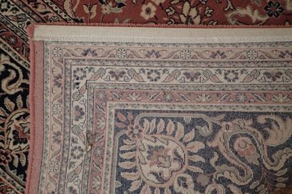 Large mechanical wool carpet with floral...