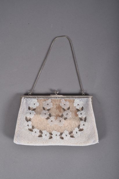 Maison FRED in Paris. Beaded evening bag...