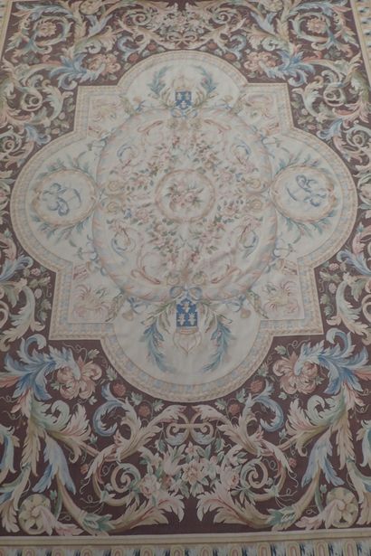 AUBUSSON. Important wool carpet on cotton...
