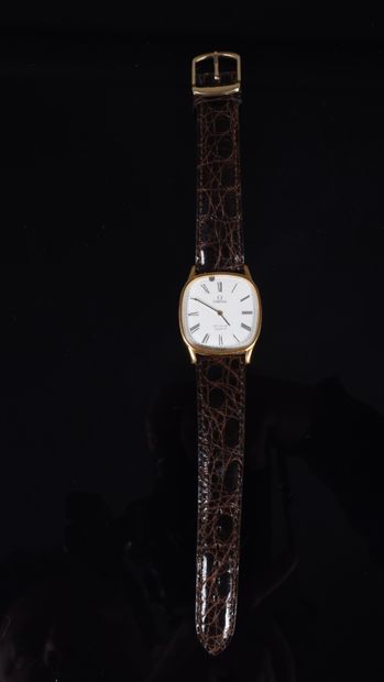 OMEGA. Omega men's wristwatch. Case in 18k...