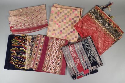 Laos, 20th century
Lot of five Lao-Thai ethnic...