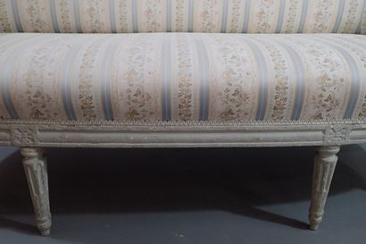Grey reupholstered wood canapé corbeille...