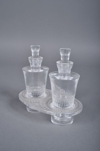 LALIQUE France. Huilier-vinaigrier in blown-molded...