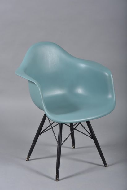 Charles (1907-1978) Ray EAMES (1913-1988)...