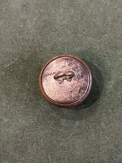 NOR. Bouton de tenue de l’équipage de la...