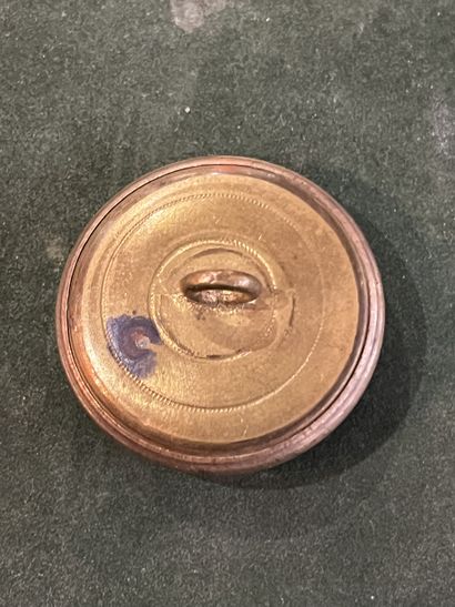 POI. Bouton de tenue de l’équipage «Lance...