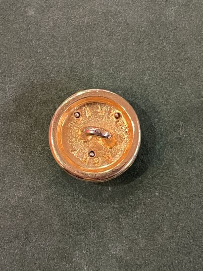 SO. Bouton de gilet de l’équipage de Marianne...