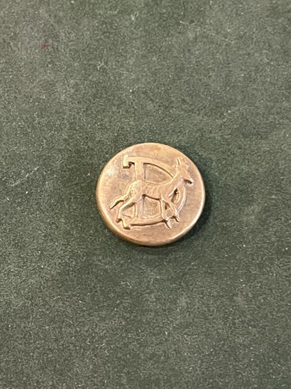 SAIN. Bouton de gilet de l’équipage de la...
